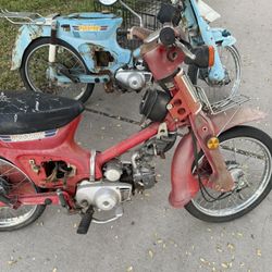 2 1981 Honda C70 Passport Scooters $900