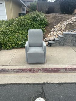 Curb Alert, Free Chair