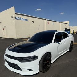 Dodger Charger SRT 