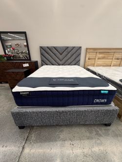 4 PC QUEEN BEDROOM SET