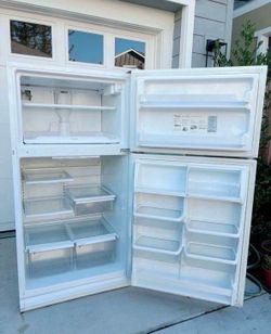 Larger capacity refrigerator with great working conditions
