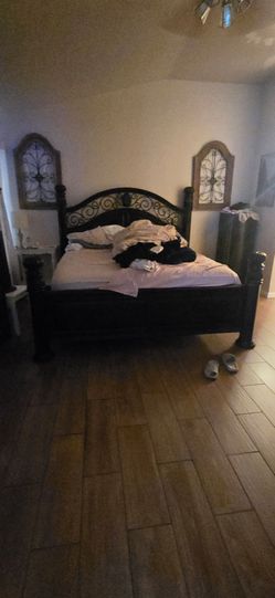 Cali king bed