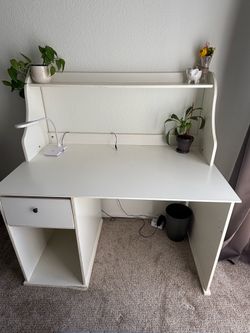 White desk with shelf