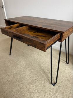 Computer desk