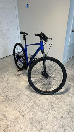 Giant Roam 4 Deep Blue Hybrid Bike – Excellent Condition