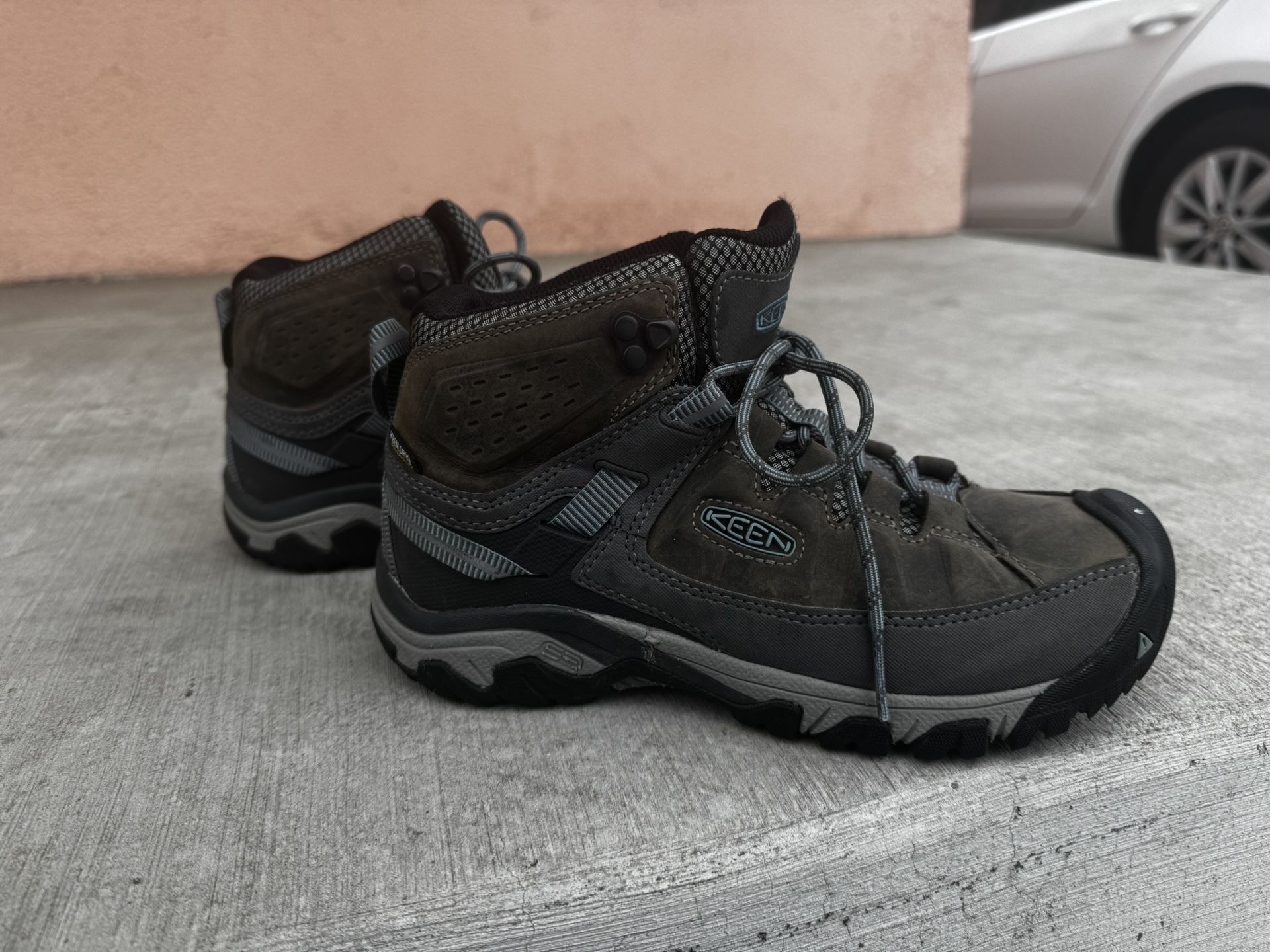 Women Keen Hiking Boots