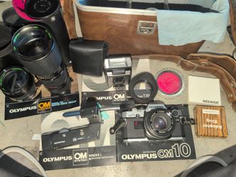 Olympus OM10 35mm Film Camera Kit