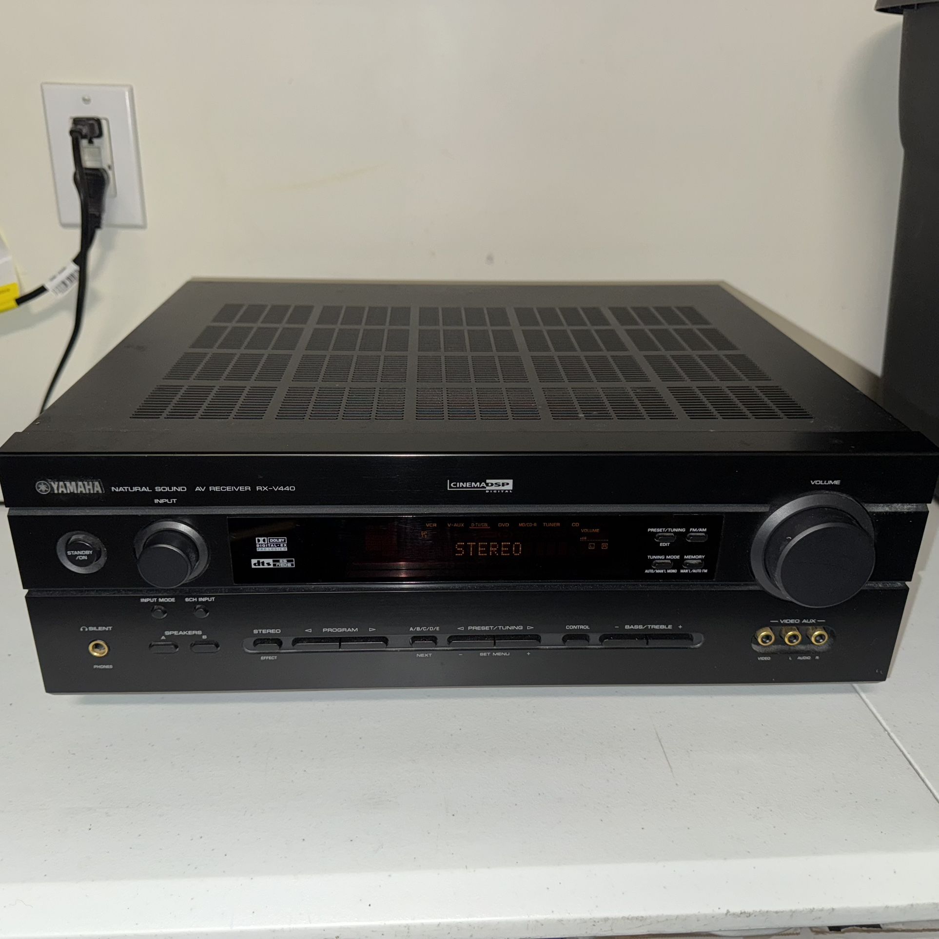 Yamaha RX-V440 Home Theater AV Receiver with Remote & Manual
