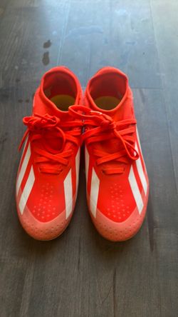 Soccer cleats 2.5 Y