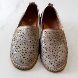 Size 8 Loafers Leather Floral Pattern Comfort Shoes Spring Step