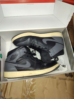 Jordan 1 mids