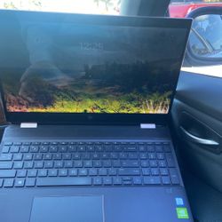 Laptop HP x360 Convertible Model 15-df0033dx