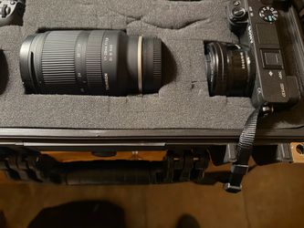 Sony A6400 w/ Tamron 17-28mm lense