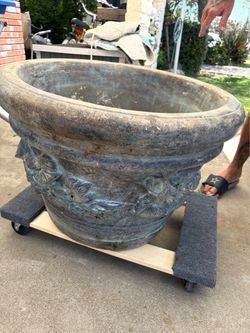 Large art craft Oakland, California decor planner Heavy cast stone/Concrete