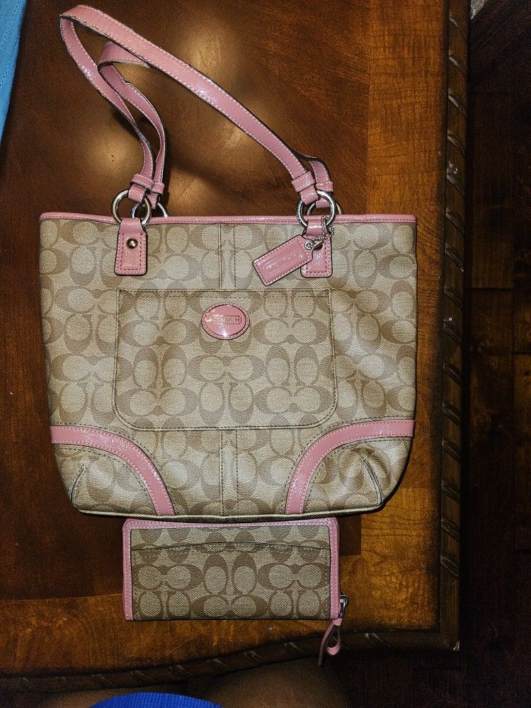 Brand New COACH PURSE W/BRAND NEW WALLET