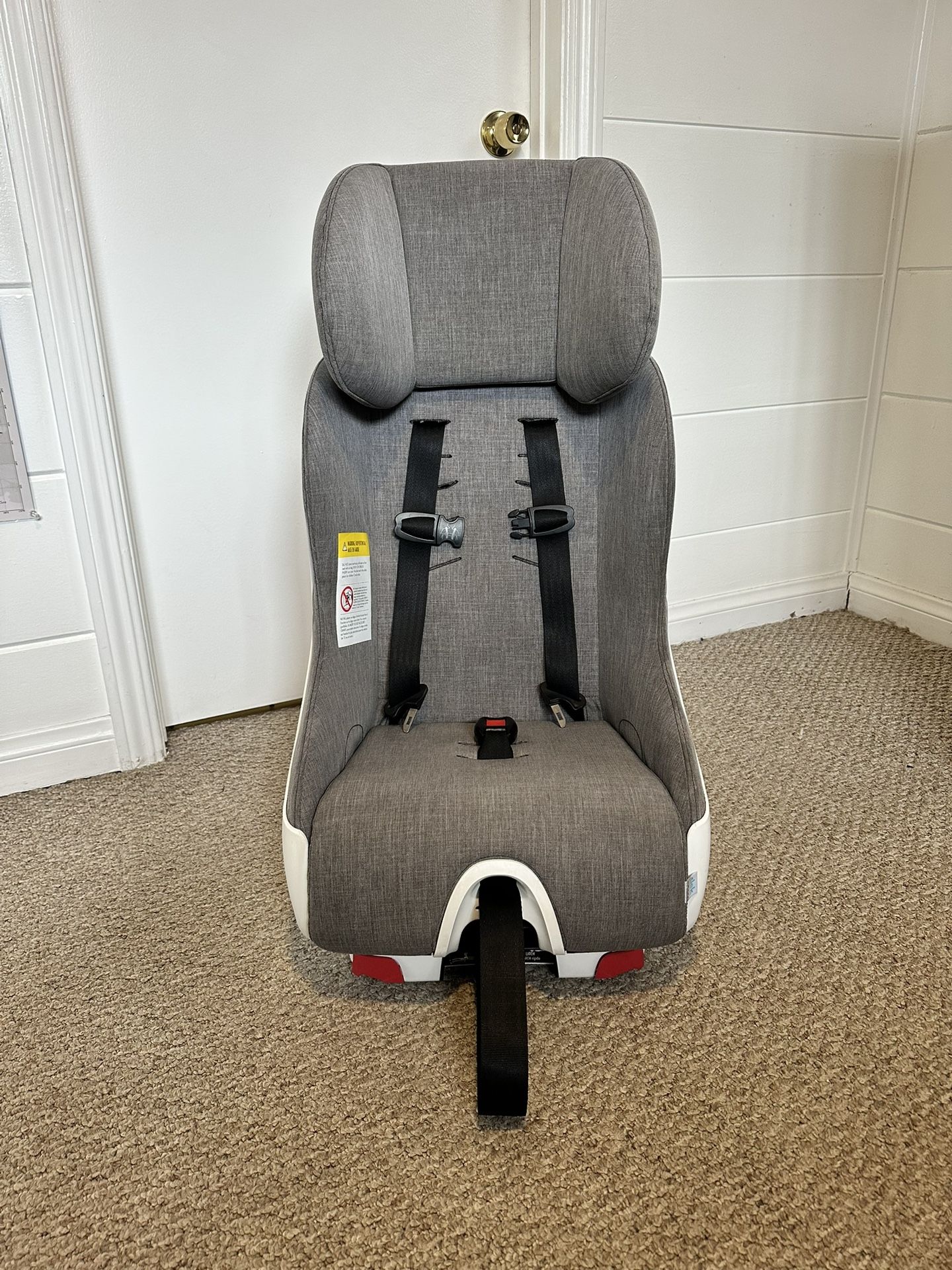 Clek Foonf Convertible Car Seat – Ultimate Safety, Great Condition