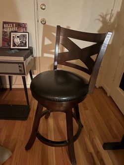 2 X-back dark wood and black stools
