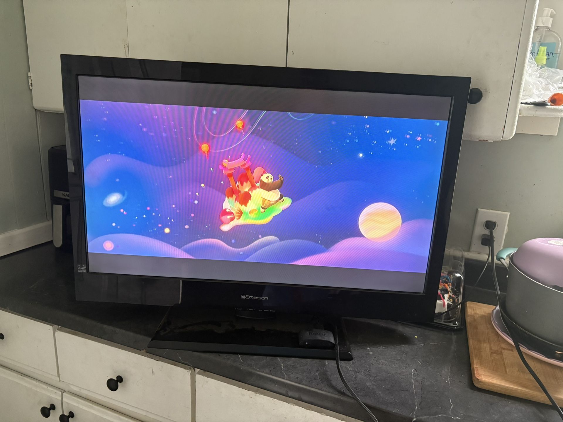 32 Inch Emerson Flatscreen