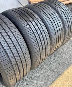 Set 235/45-18 Hankook con el 80% de vida
