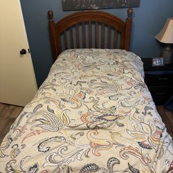 Rarely Used Twin Size Bed Includes Bed Frame And Drawers
