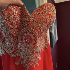 Formal Gown ,  Lace Back For Precise Fit.  XL