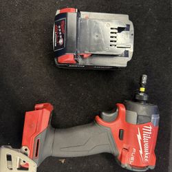 Milwaukee 1/4 Hex Impact Driver And Battery