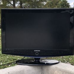 Nice Samsung 32” HD TV Excellent OBO