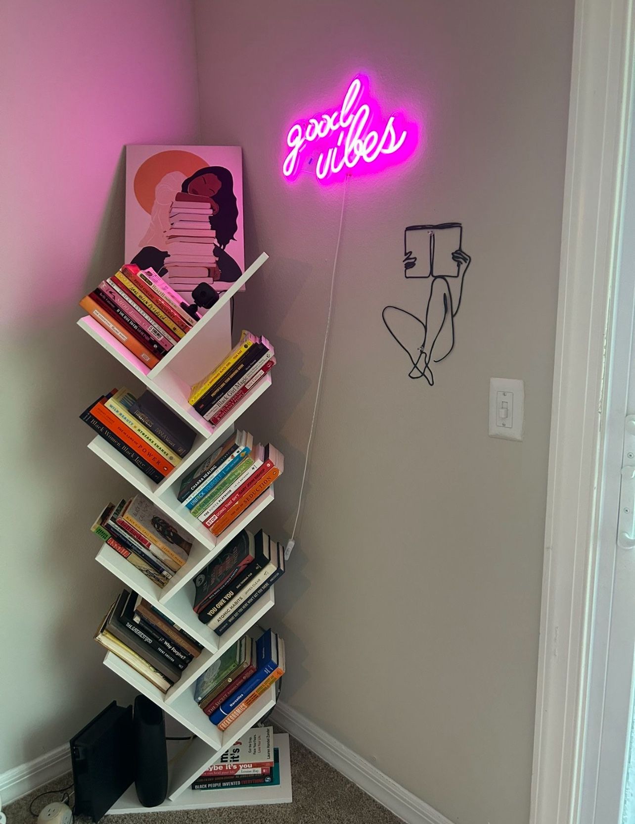 9 tier book shelf/ book Tree