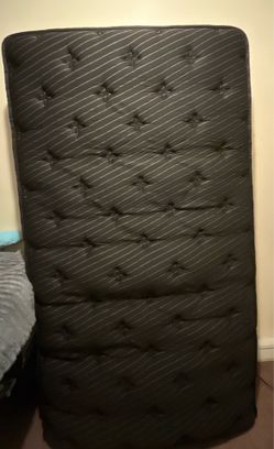 Twin 12” Memory Foam Mattress LIKE NEW – Need Gone ASAP