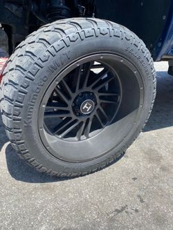 Hostle wheels 35x12.50r22 tires