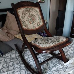 Antique Solid Wood Foldable Rocking Chair