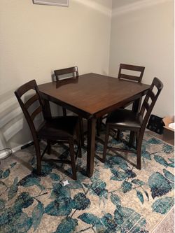 Dinning room table