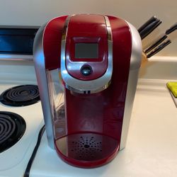 KEURIG 2.0 Coffee Maker Red