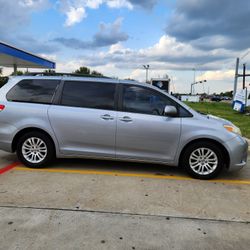 Toyota Sienna 2014