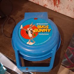 Looney tunes pancake maker