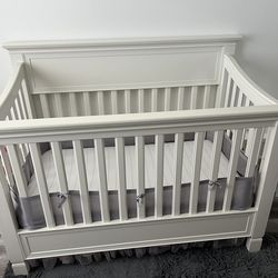 Pottery Barn Larkin 4-In-1 Convertible Crib