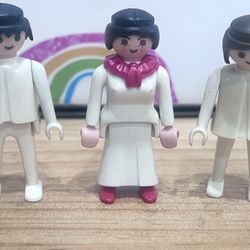 PLAYMOBILE FIGURES - 3 ALL IN WHITE