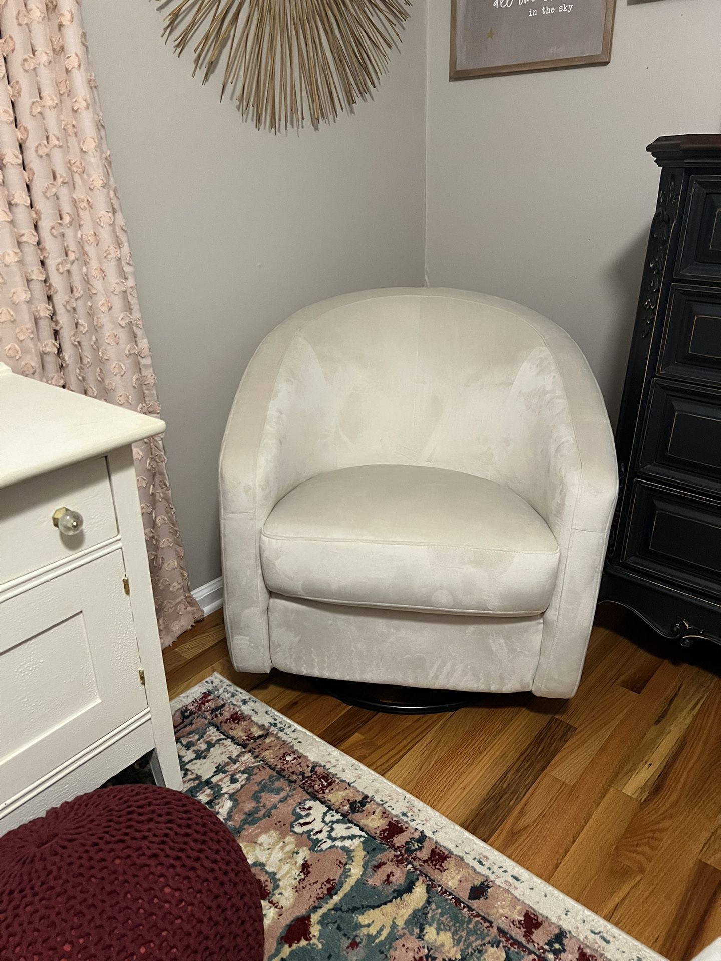 Babyletto Madison Swivel Nursing Chair (cream Suede)