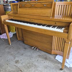 ACROSONIC  BALDWIN  PIANO  FREE DELIVERY 
