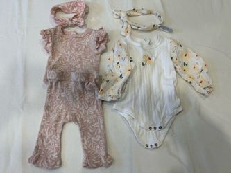 2 Baby girl sets