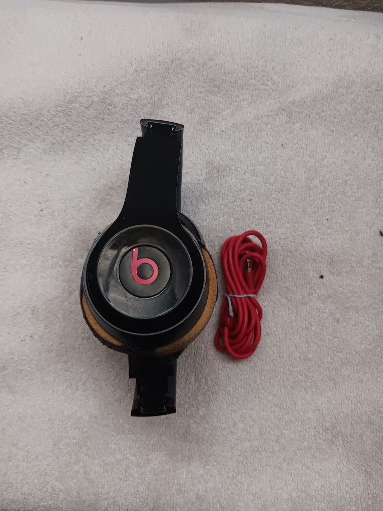 Beats By Dr. Dre Solo Headphones | 1st Gen | Black/Red | Wired | Audio