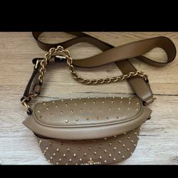 Brand new no tags Michal Kors Slater Husk messenger sling