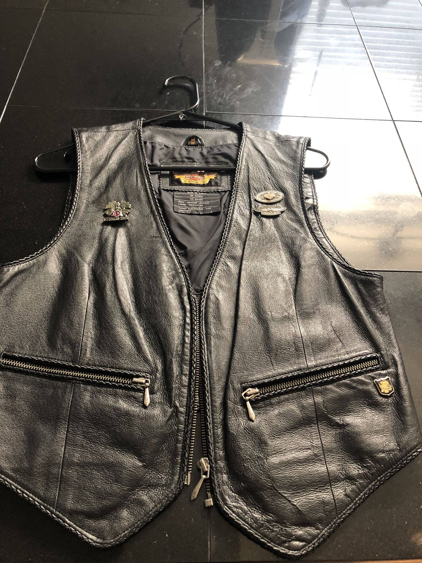 Black Harley Davidson vest size medium wide