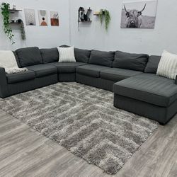 Living Spaces Sectional Couch - Free Delivery 