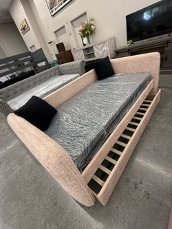 DAY BED