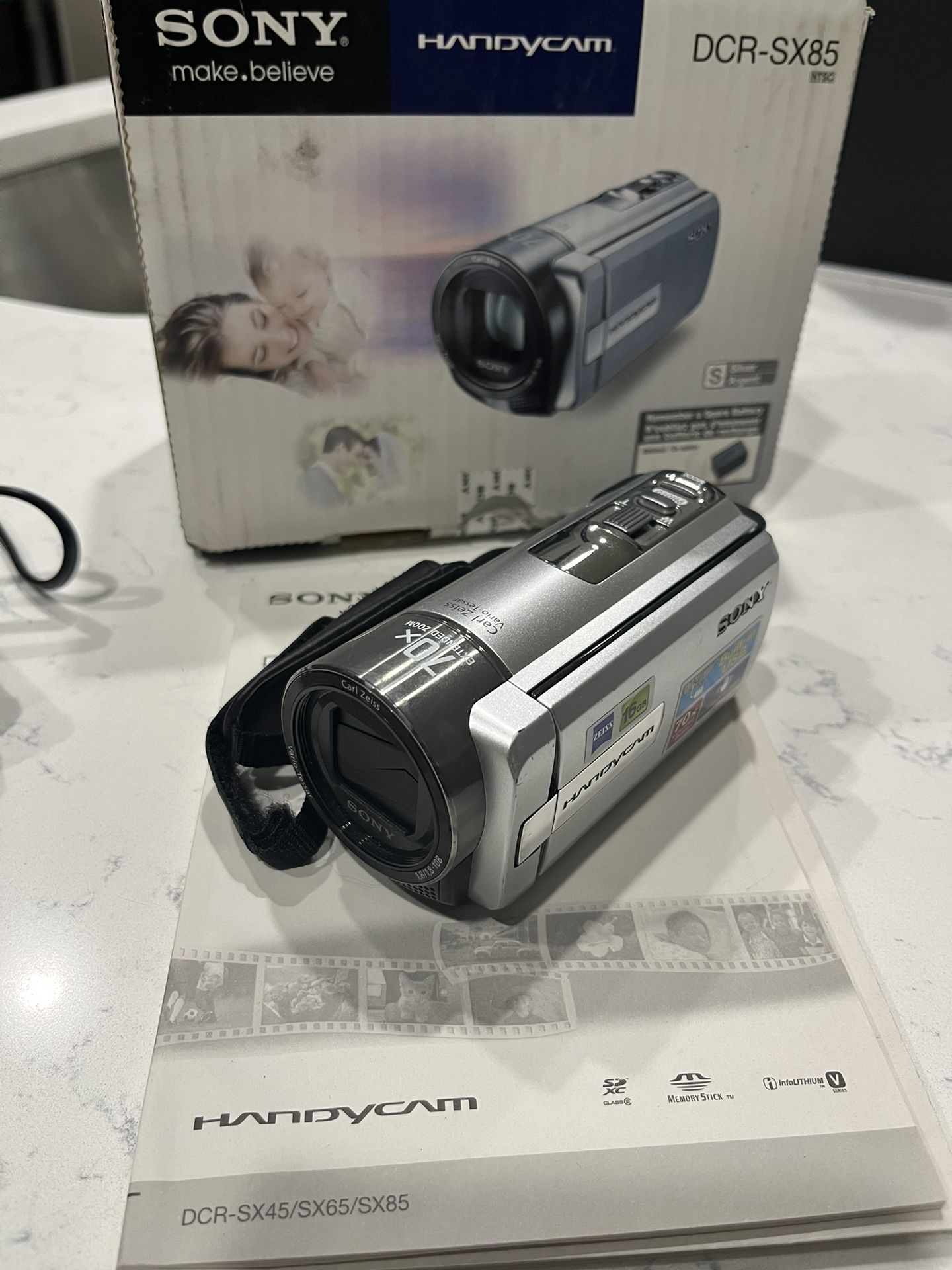 Sony Handycam DCR-SX85