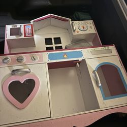 Girl Play Kitchen 
