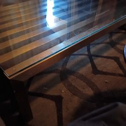 In Table Nice Almost New