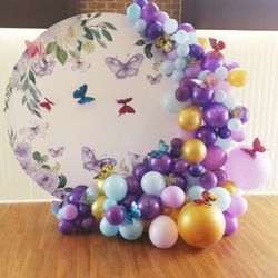 Round Arch Frame With Balloons Garland