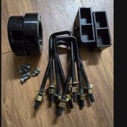 Lift Kit For Toyota Tacoma $15 Located In Lodi 